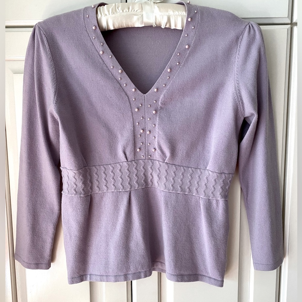 Yigue V neck wool blend sweater lilac faux pearl 3/4 sleeves